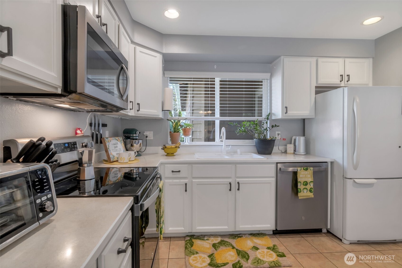 5802 14th Drive W #B, Everett, WA 98203-5921