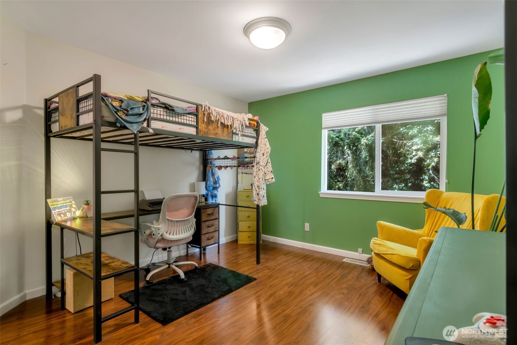 5802 14th Drive W #B, Everett, WA 98203-5921