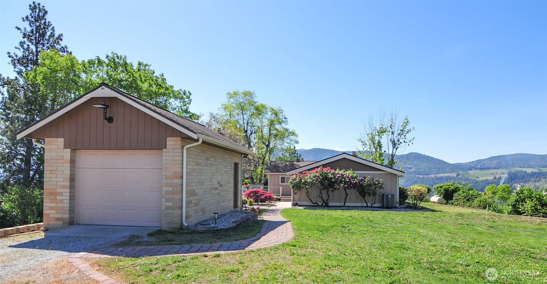 553 Summit Boulevard , Manson, WA 98831