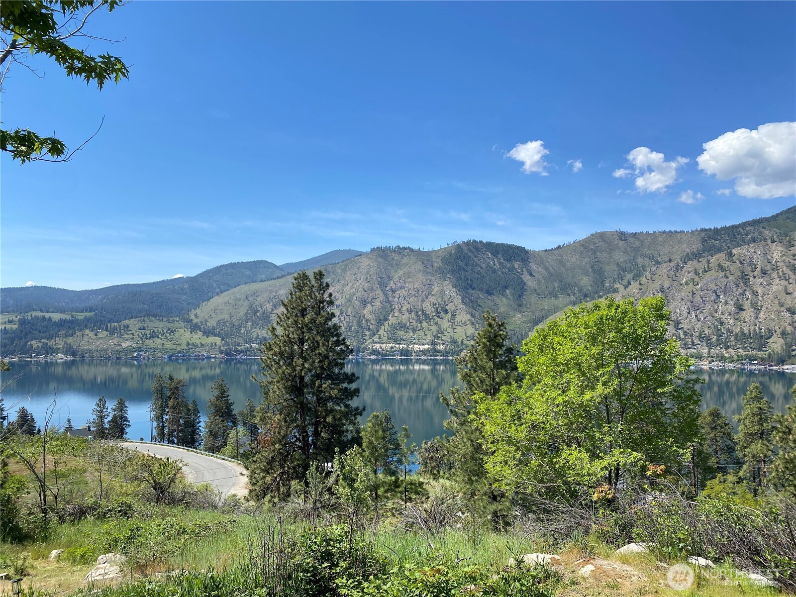 553 Summit Boulevard , Manson, WA 98831