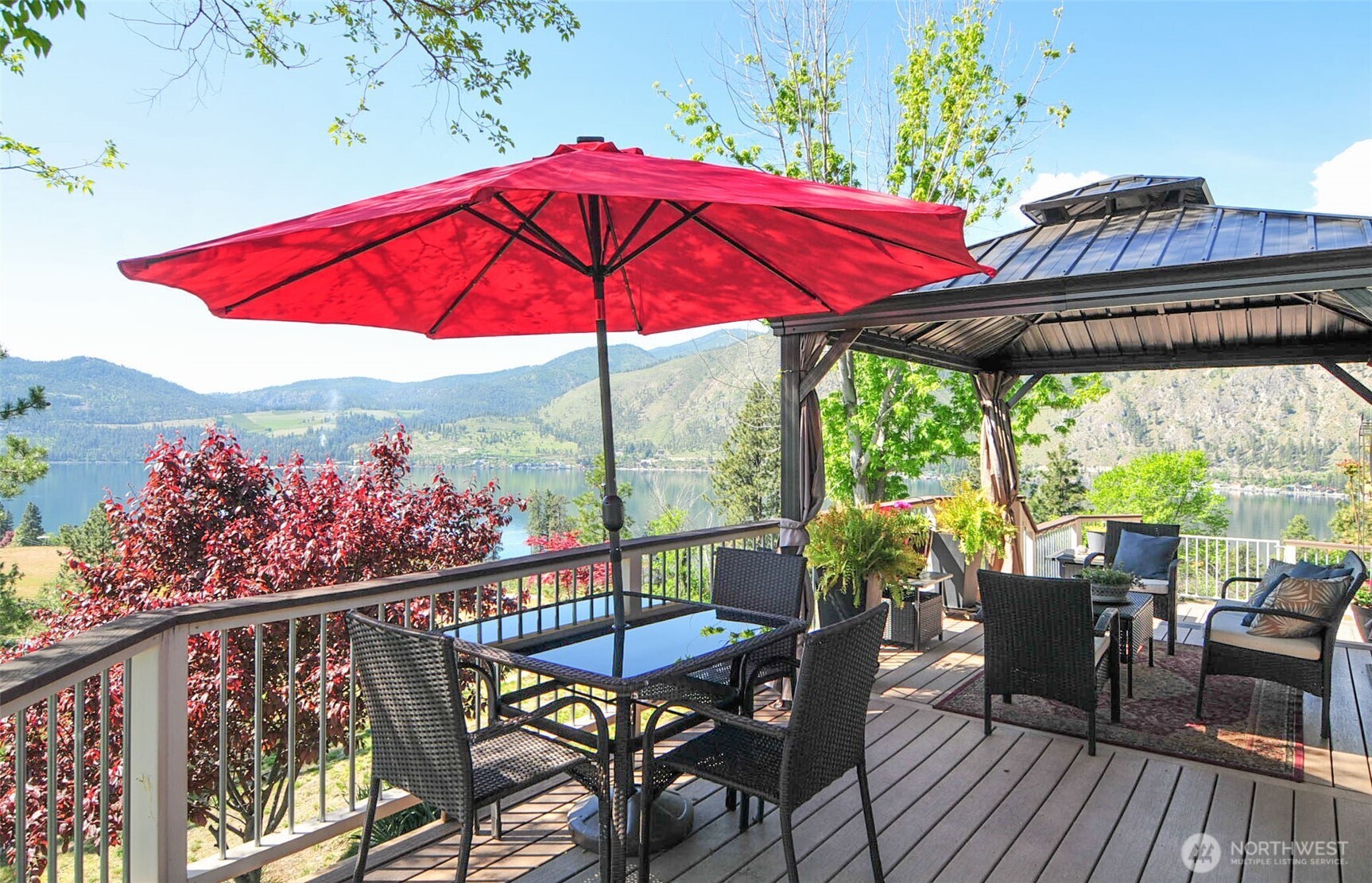 553 Summit Boulevard , Manson, WA 98831