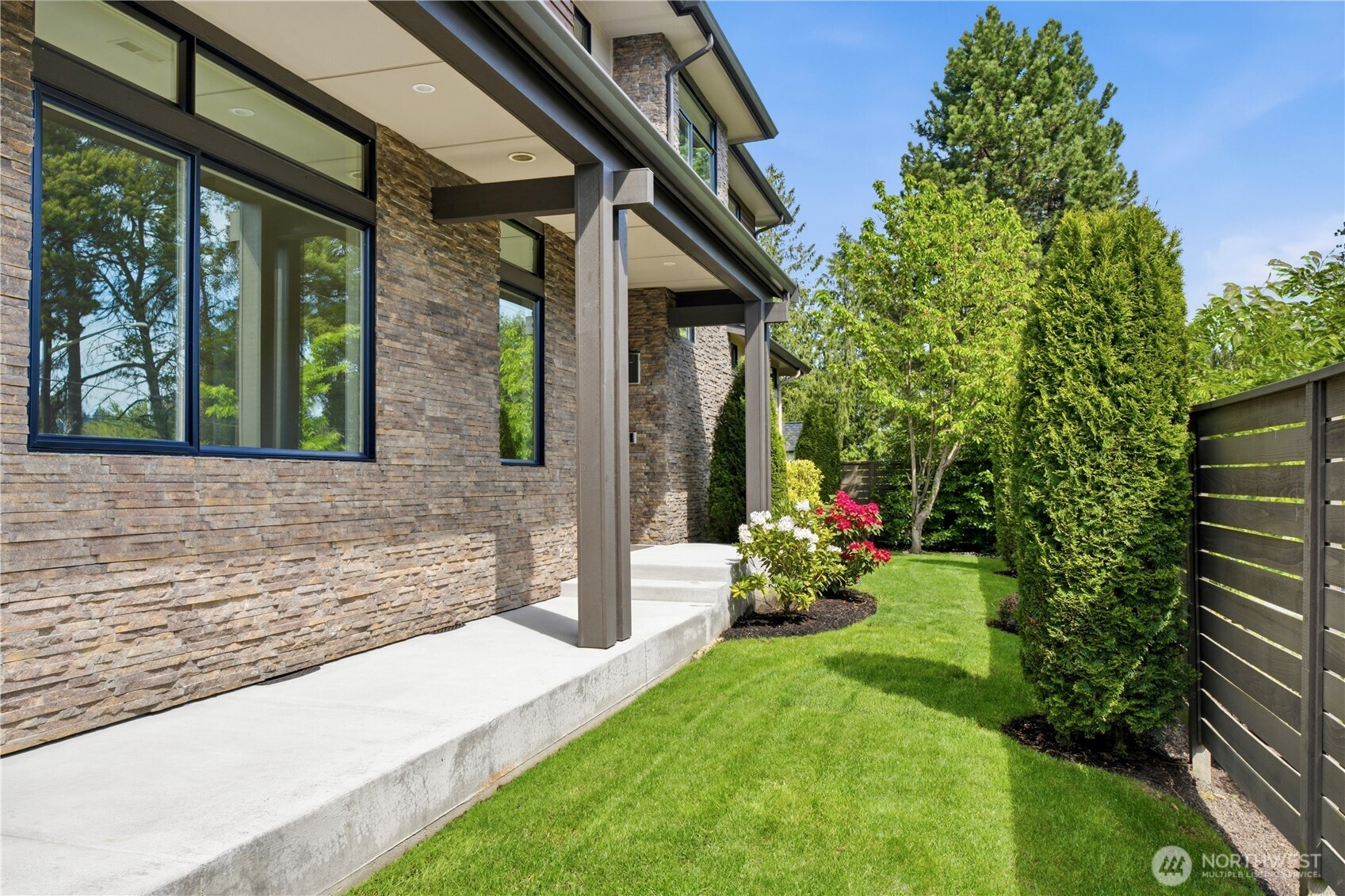 11276 SE 32nd Lane , Bellevue, WA 98004