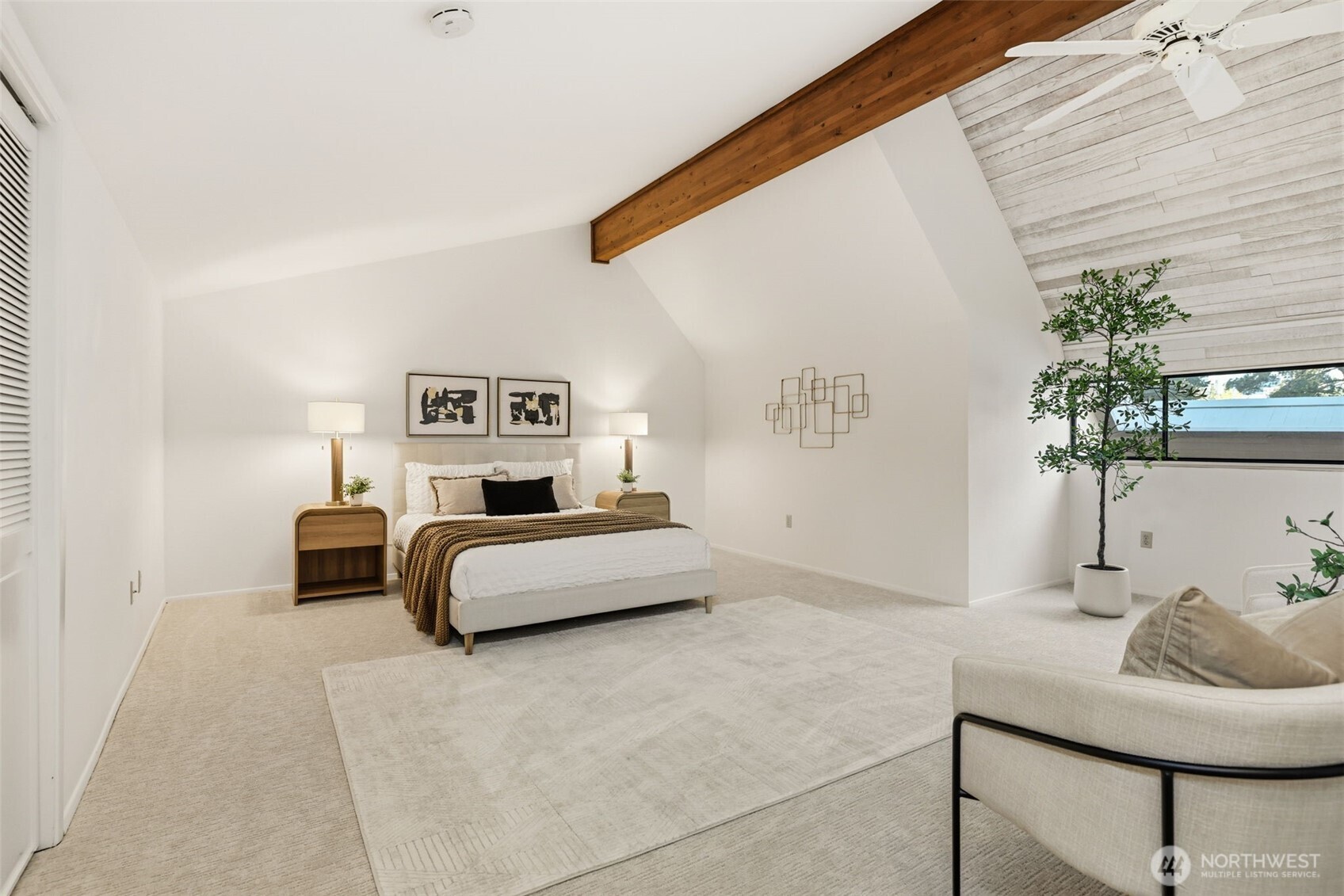 10327 NE 19th Place , Bellevue, WA 98004