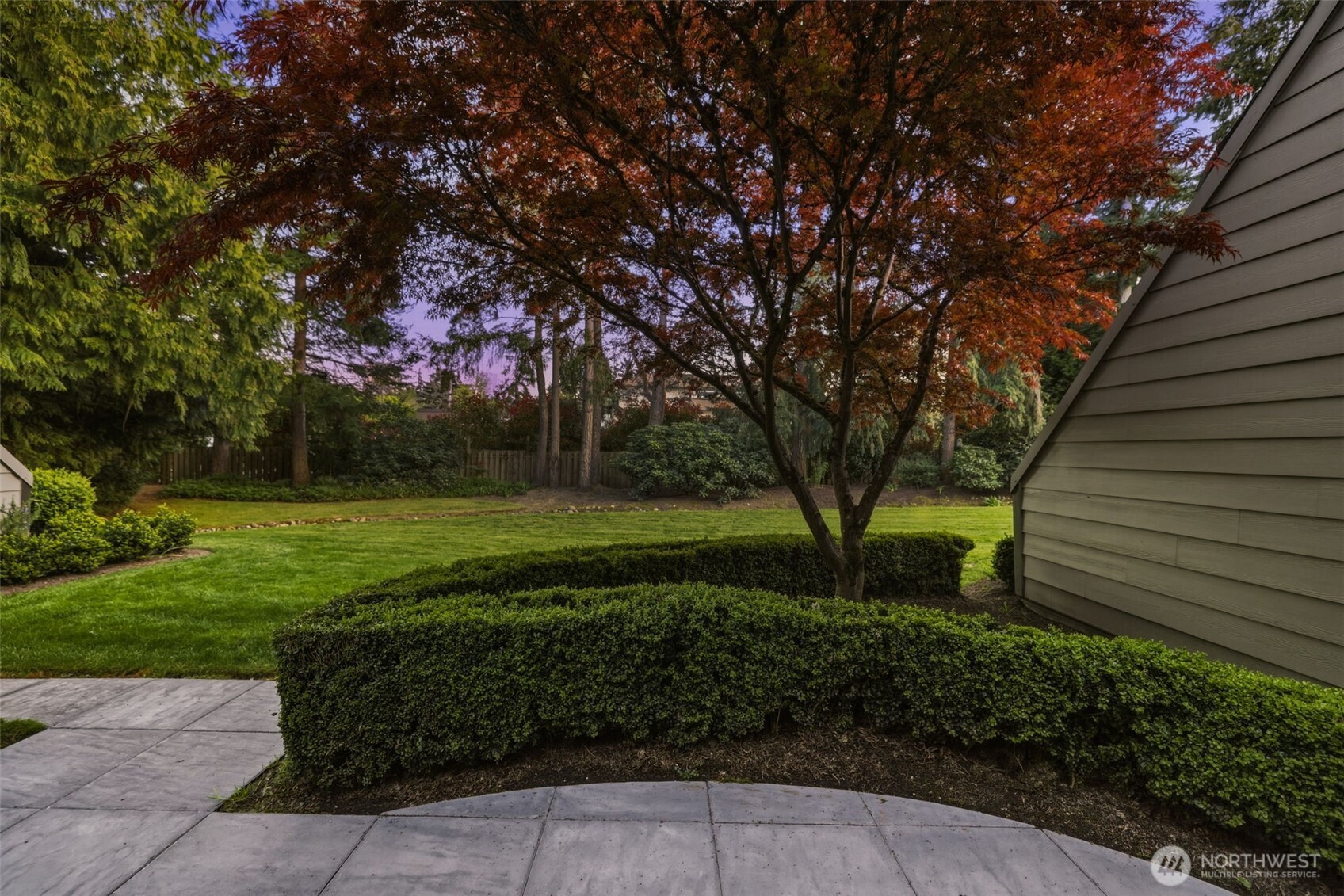 10327 NE 19th Place , Bellevue, WA 98004