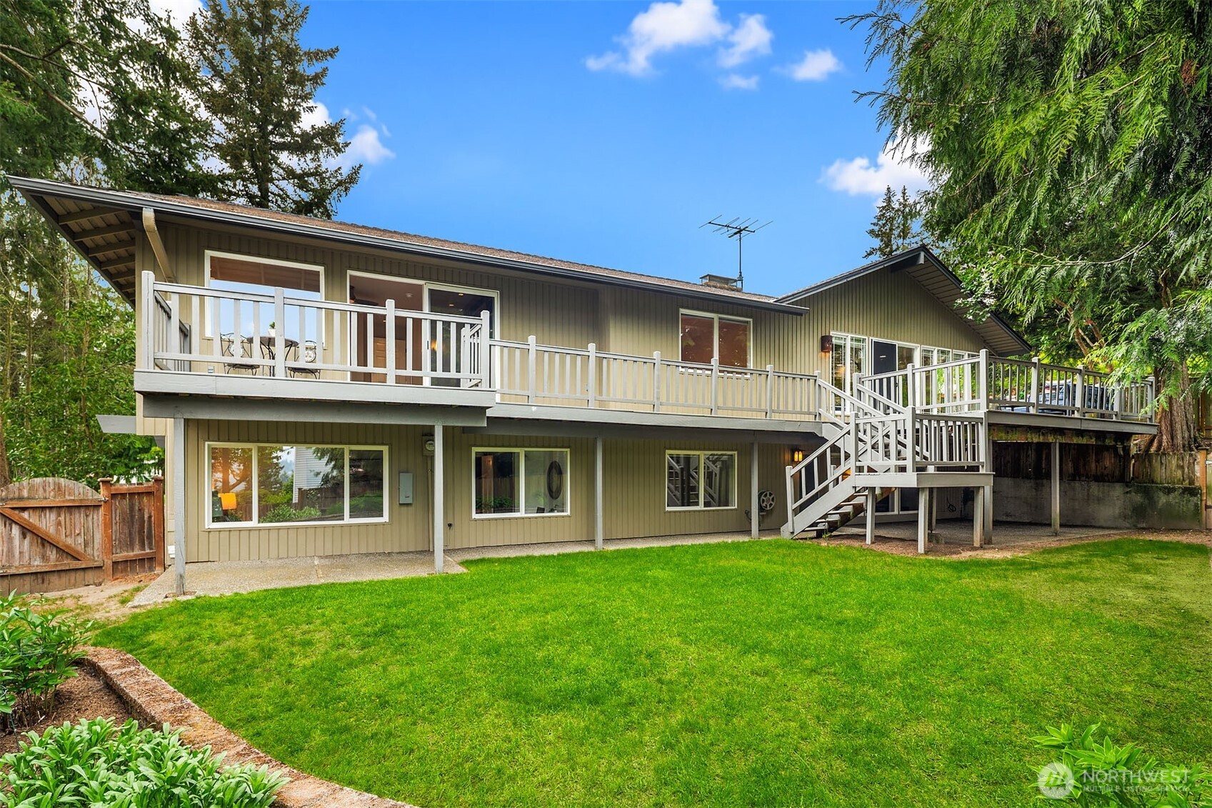 1516 184th Avenue NE, Bellevue, WA 98008