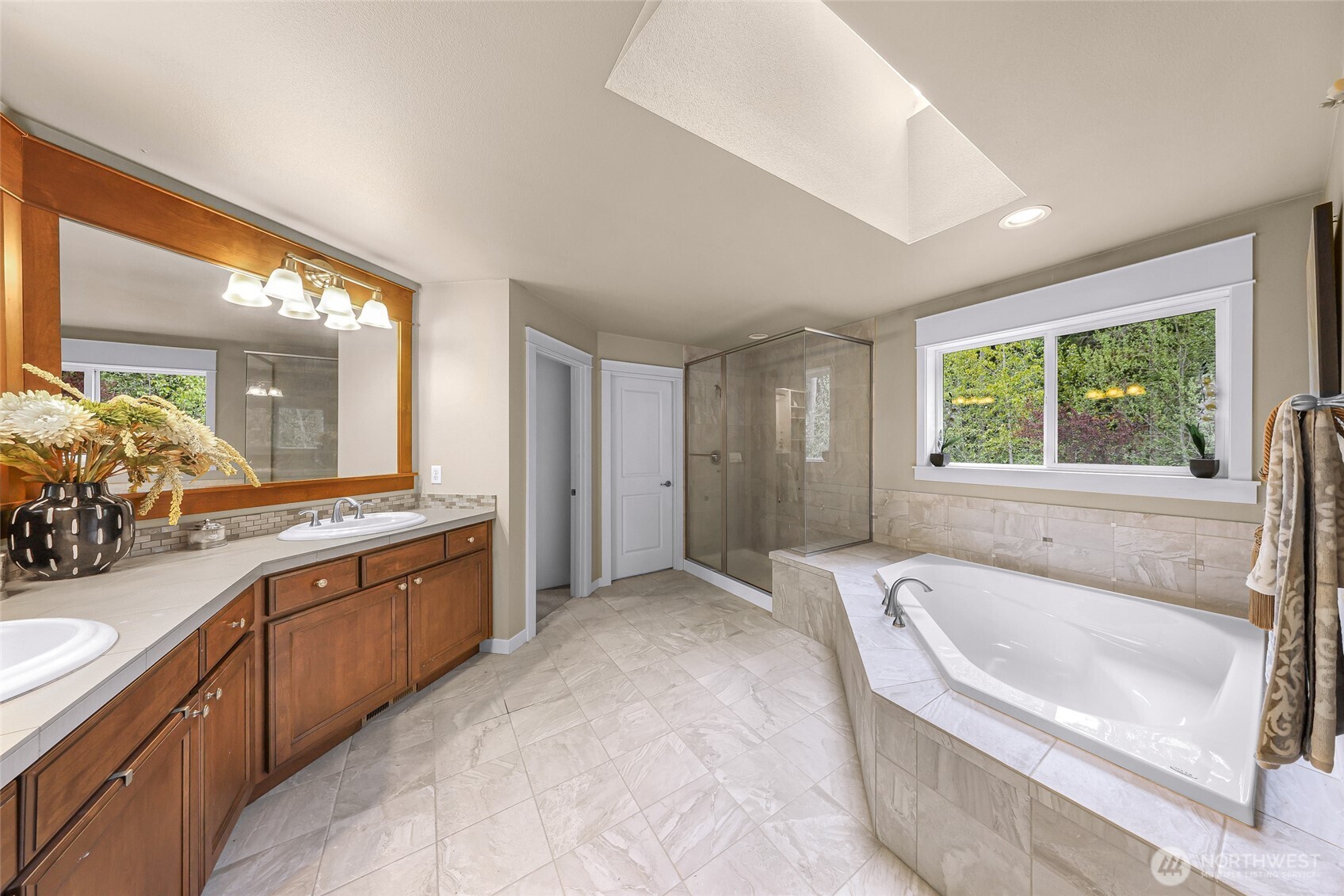 10082 240th Avenue NE, Redmond, WA 98053-6298