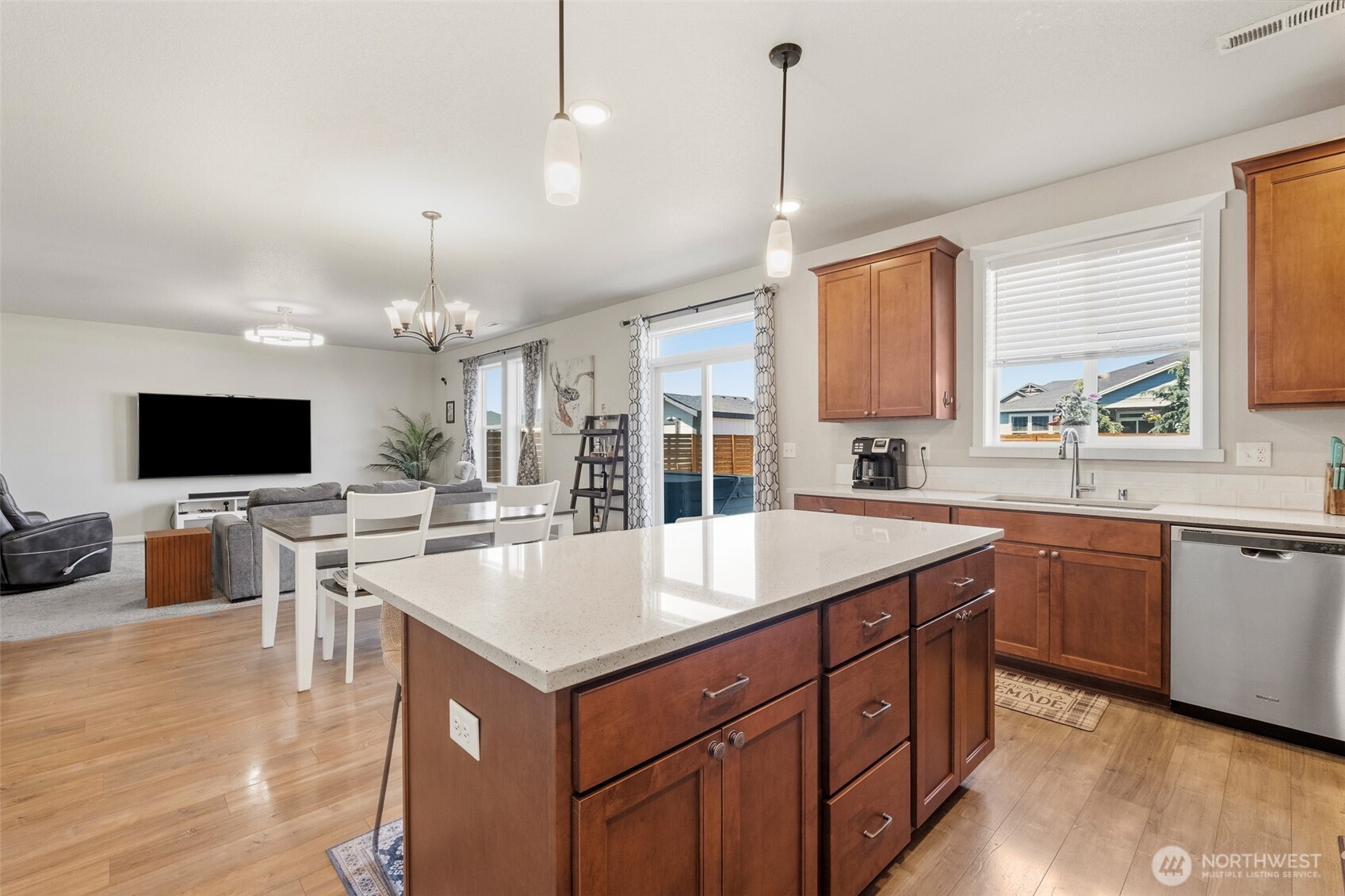 741 K St NE , Quincy, WA 98848
