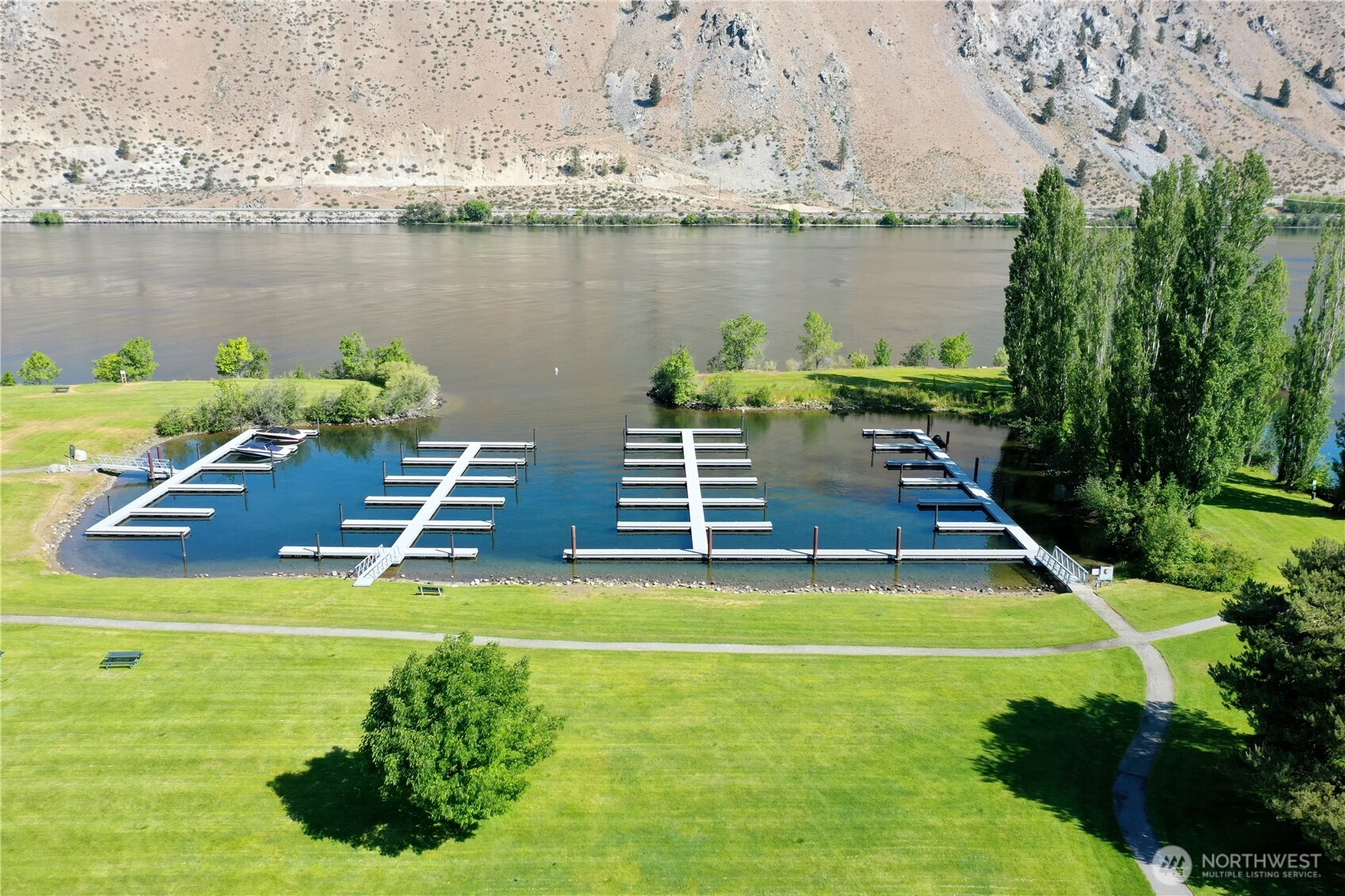565 Entiat Place , Orondo, WA 98843
