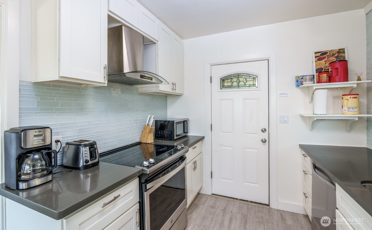 3224 S Lane Street , Seattle, WA 98144-3237
