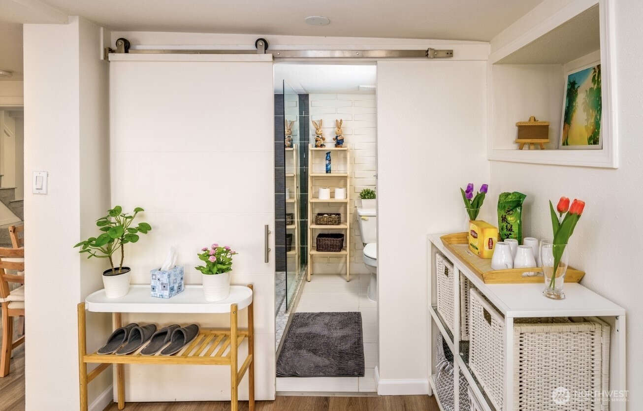 3224 S Lane Street , Seattle, WA 98144-3237