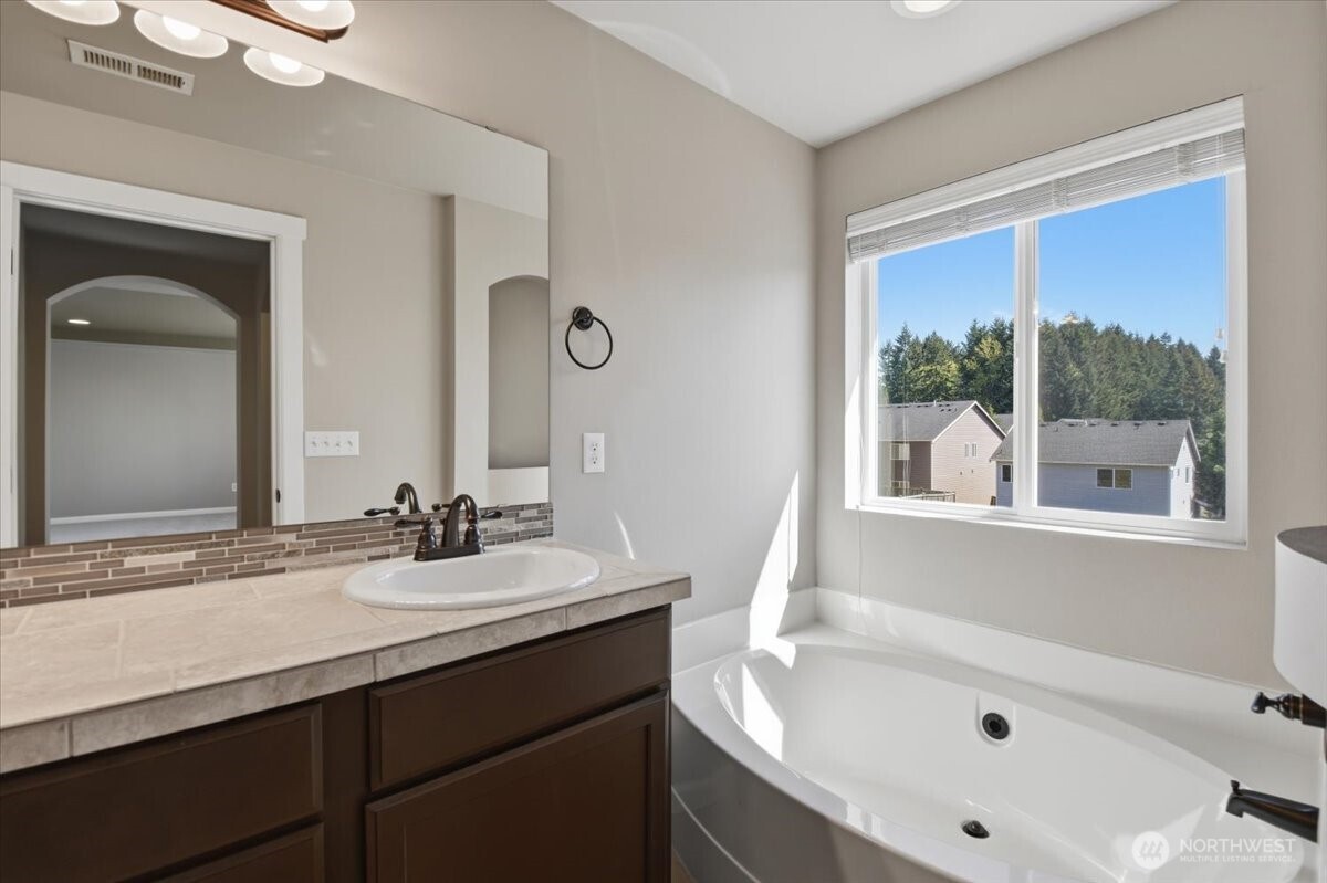 25916 168th Place SE, Covington, WA 98042