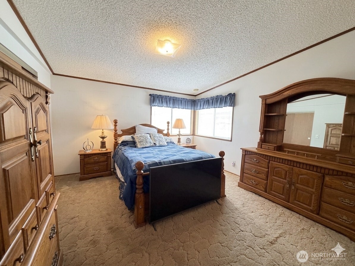 9647 Case Road SW, Olympia, WA 98512