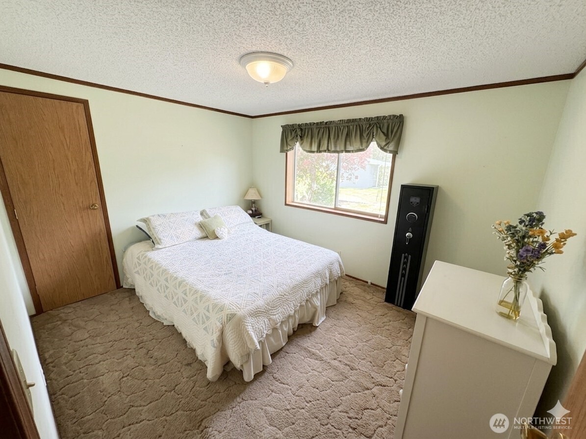 9647 Case Road SW, Olympia, WA 98512