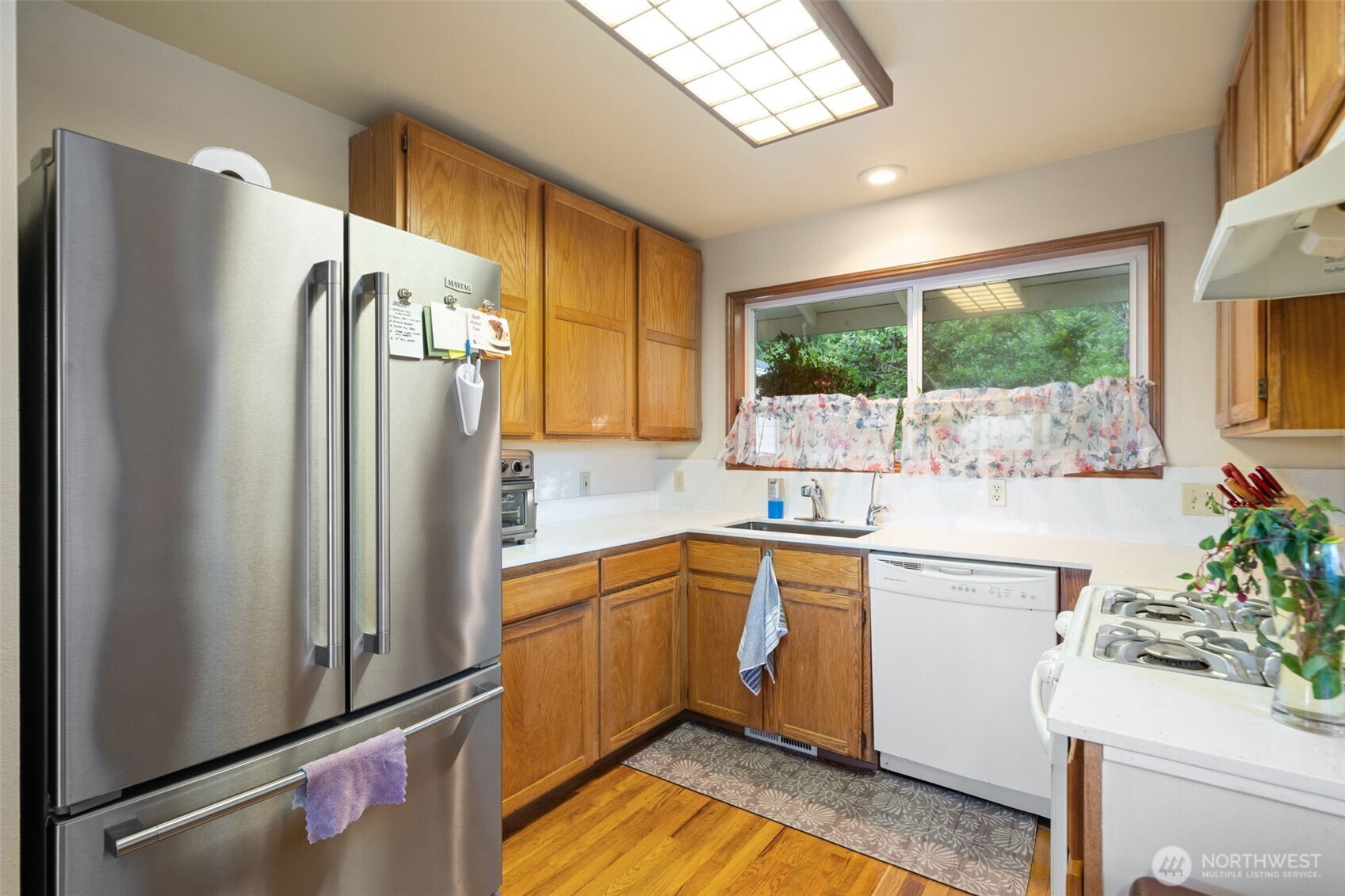 31698 Sunrise Beach Court NE, Kingston, WA 98346