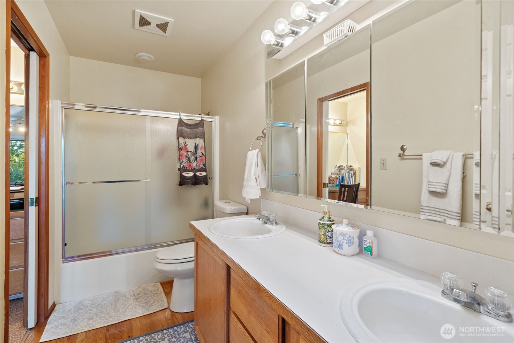 31698 Sunrise Beach Court NE, Kingston, WA 98346