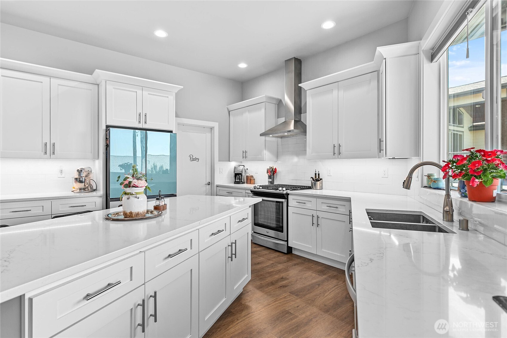5544 Whitehorn Way , Blaine, WA 98230