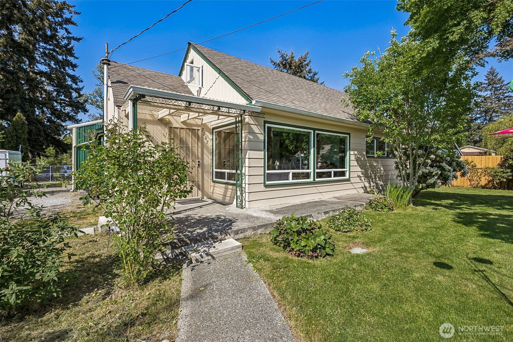2207 E George Street , Tacoma, WA 98404-4722