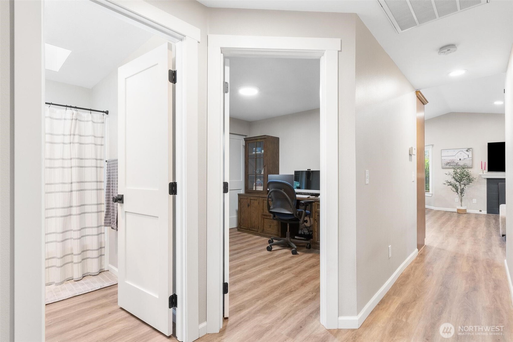 21910 SE 239th Street , Maple Valley, WA 98038