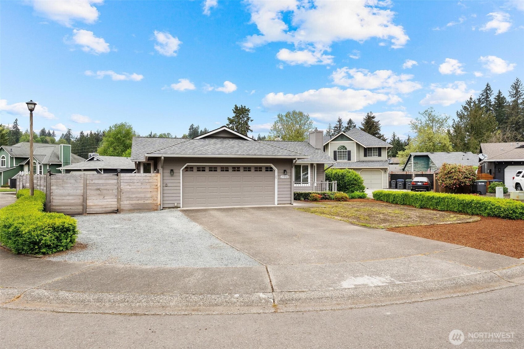 21910 SE 239th Street , Maple Valley, WA 98038