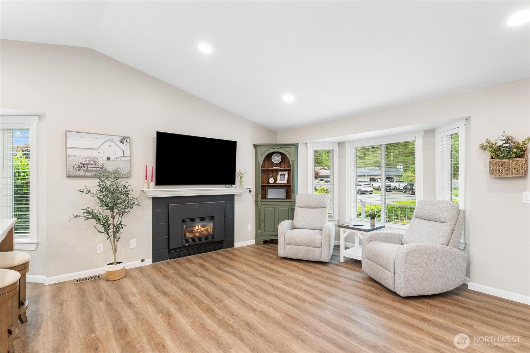 21910 SE 239th Street , Maple Valley, WA 98038