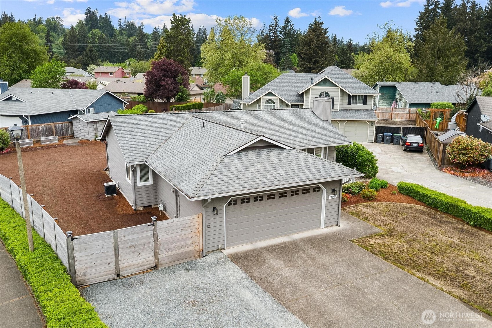 21910 SE 239th Street , Maple Valley, WA 98038