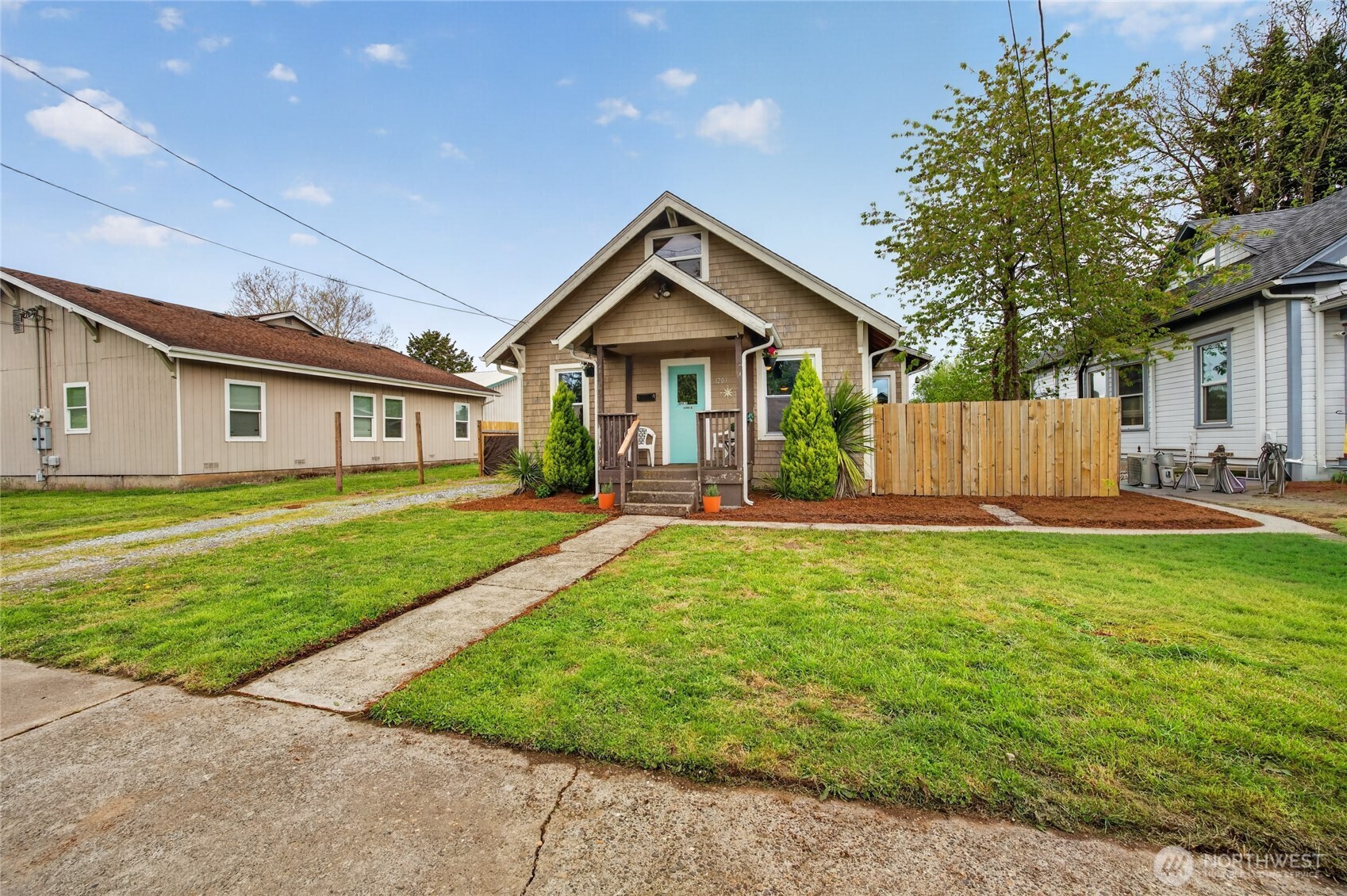 1203 W Main St , Centralia, WA 98531