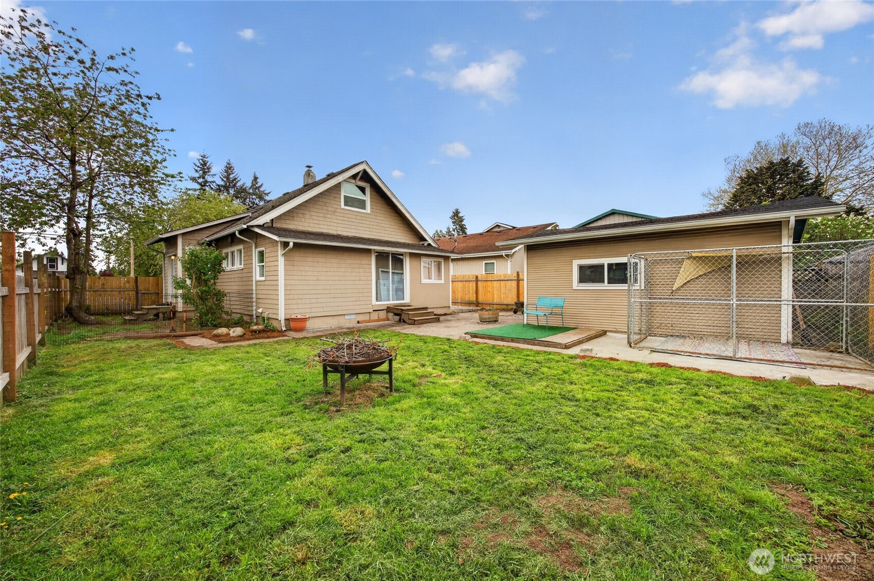 1203 W Main St , Centralia, WA 98531