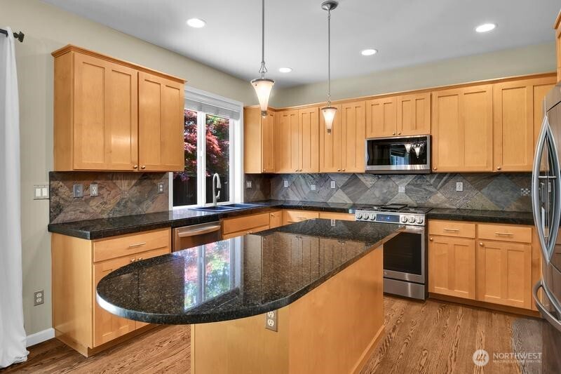 23914 231st Place SE, Maple Valley, WA 98038