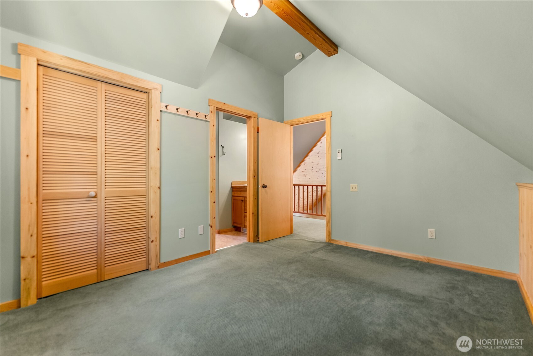 651 Lost River Rd , Mazama, WA 98833