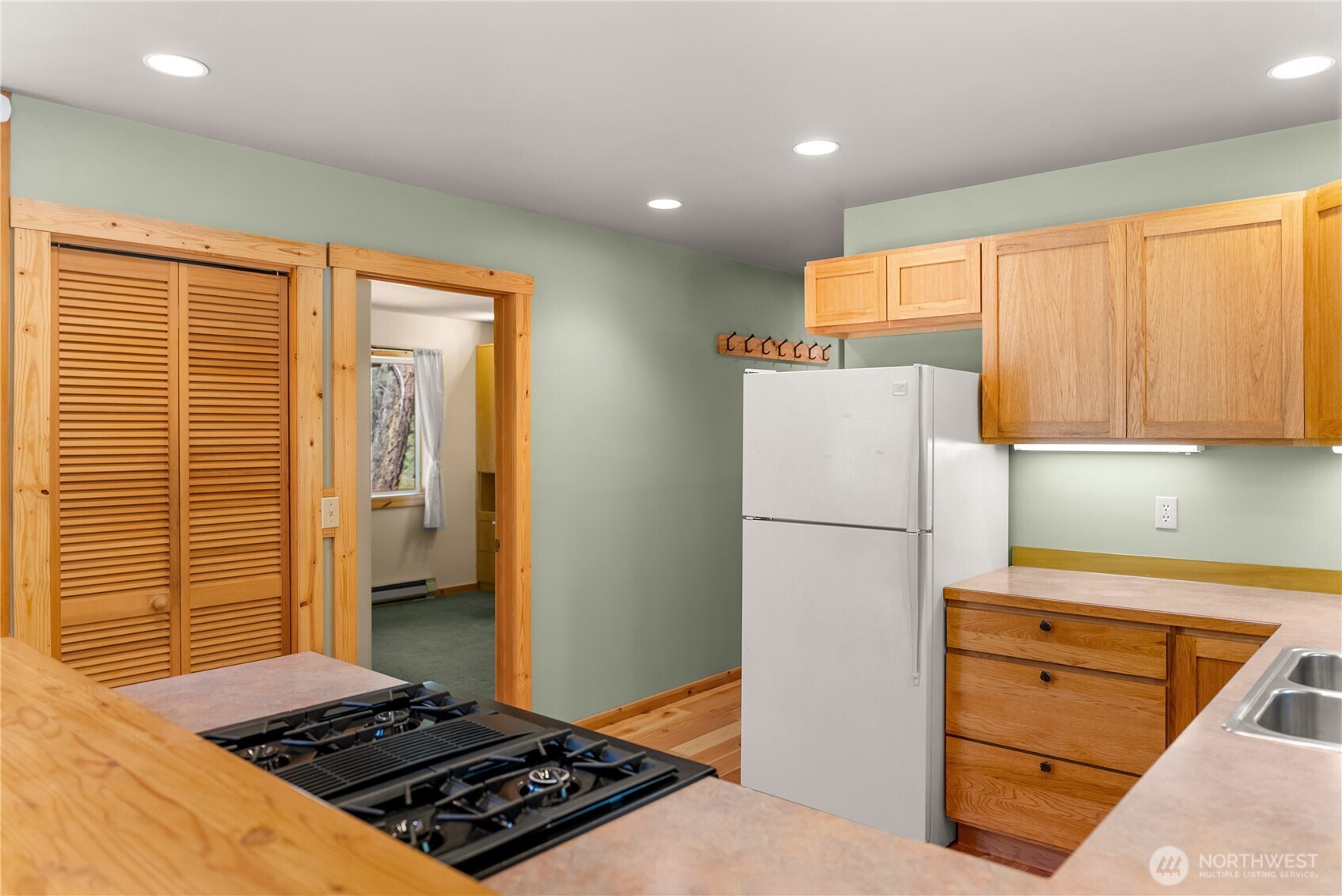 651 Lost River Rd , Mazama, WA 98833