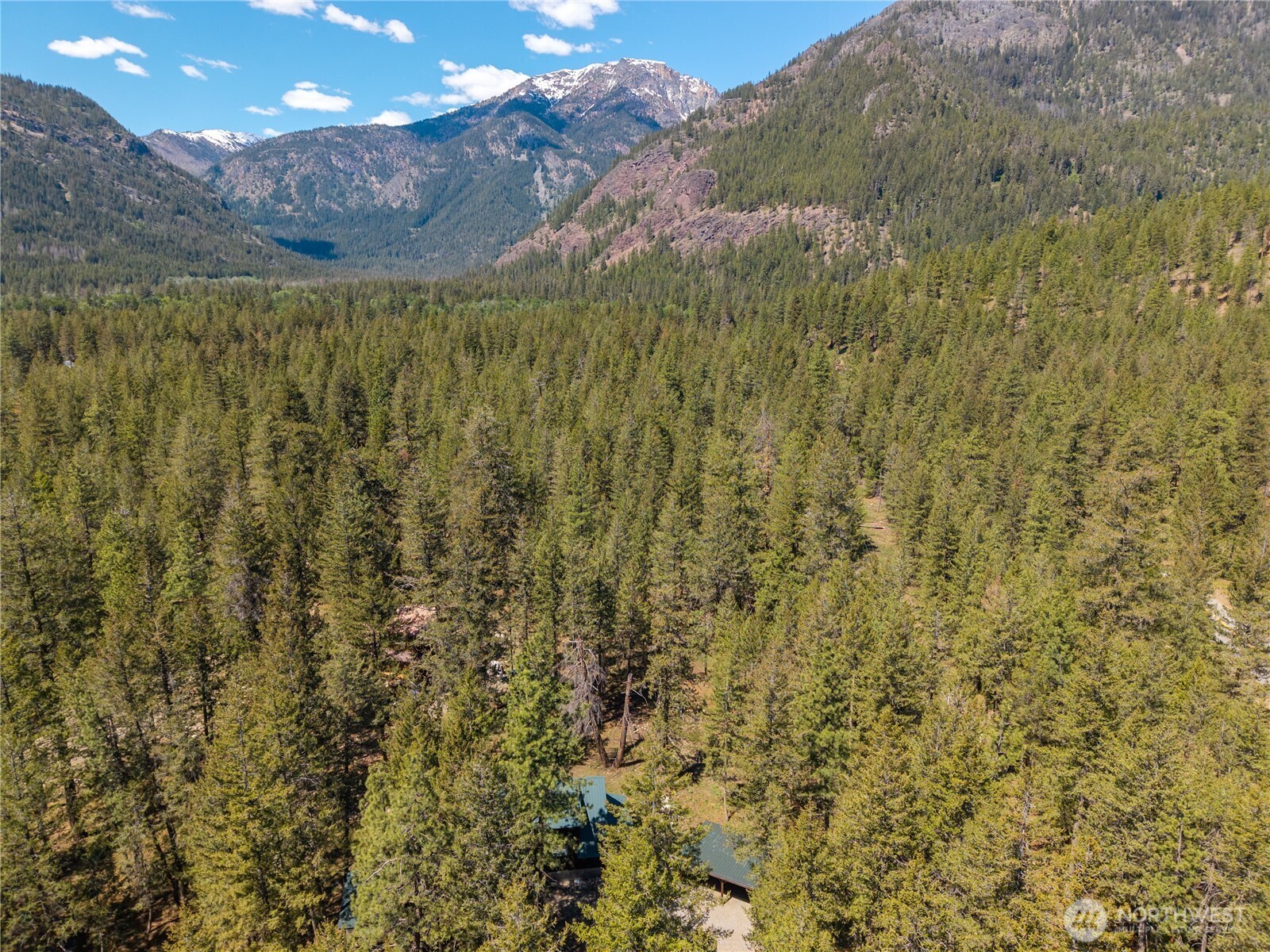 651 Lost River Rd , Mazama, WA 98833