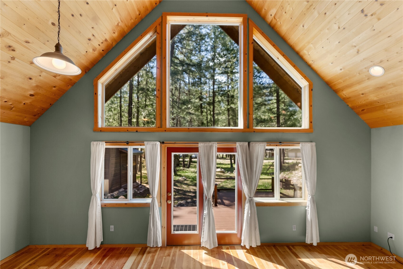 651 Lost River Rd , Mazama, WA 98833