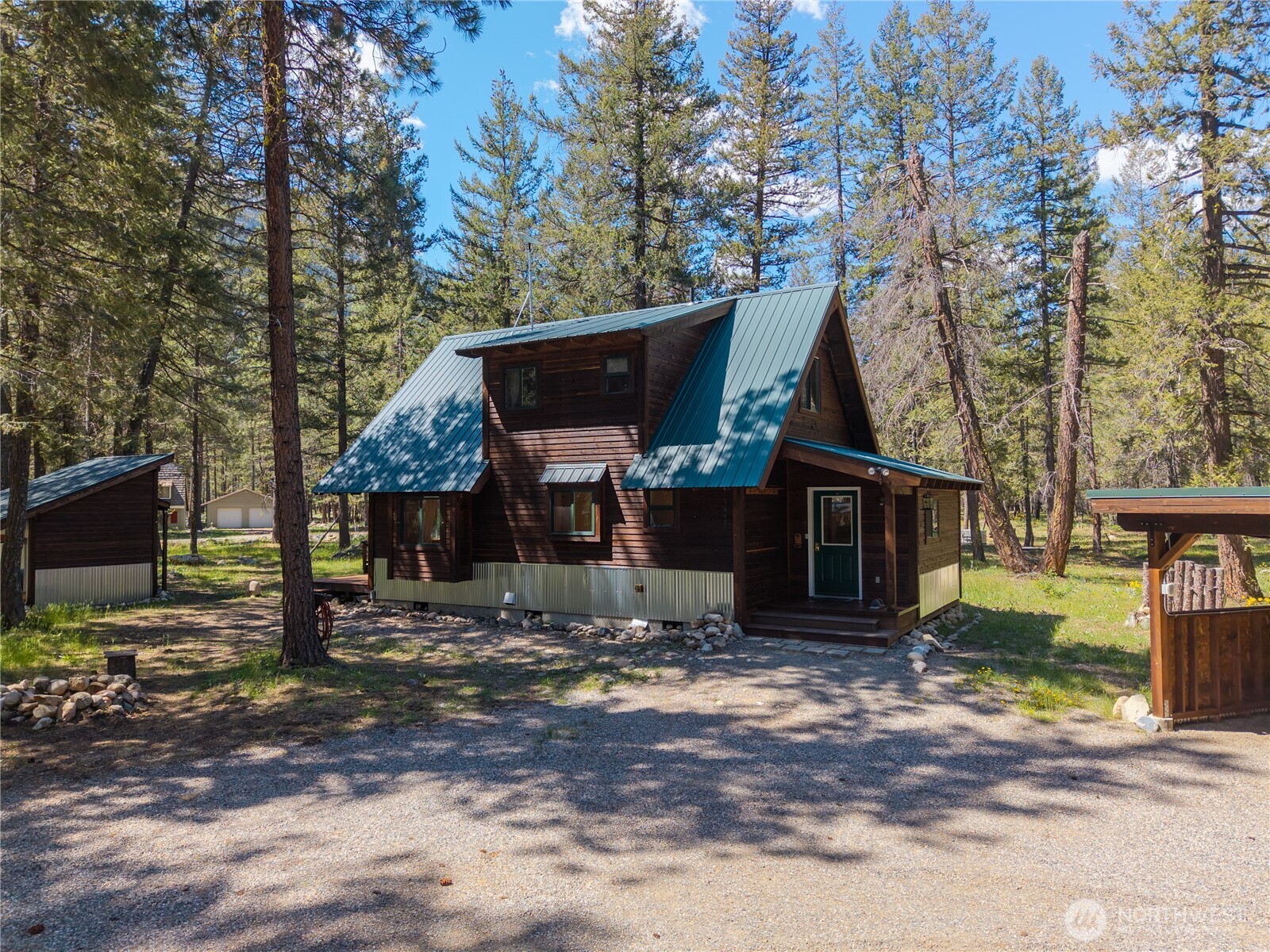651 Lost River Rd , Mazama, WA 98833