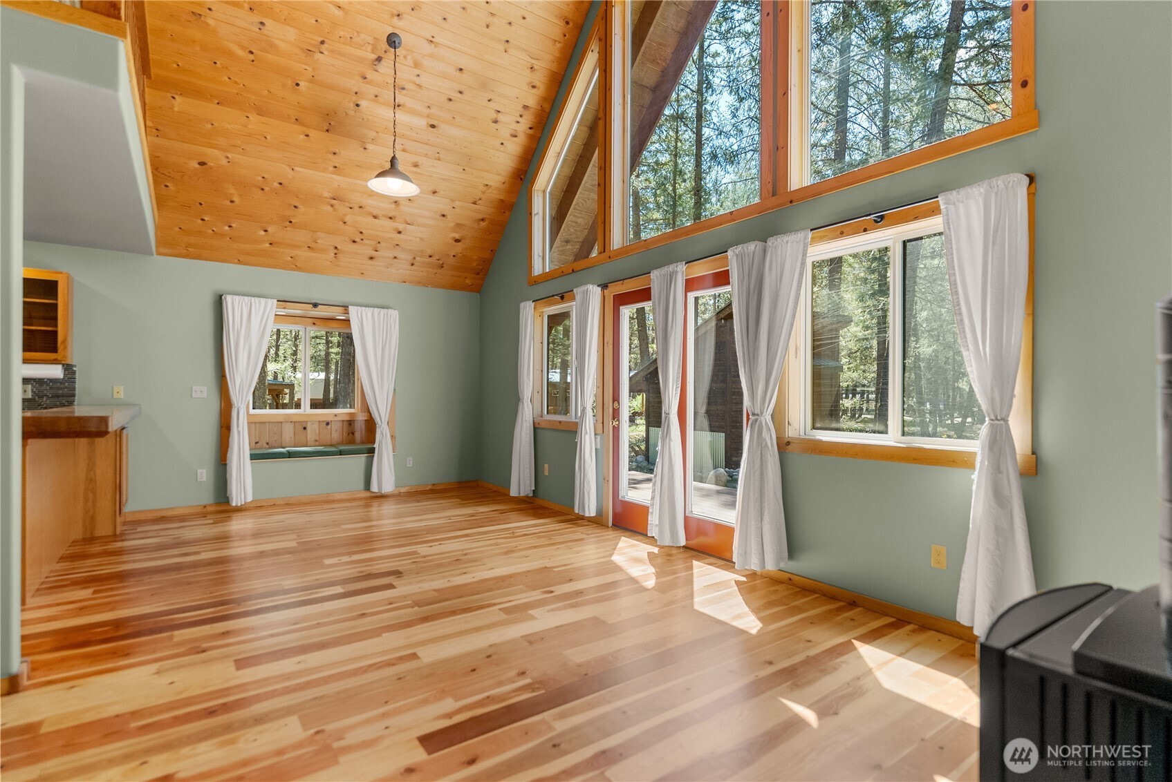 651 Lost River Rd , Mazama, WA 98833