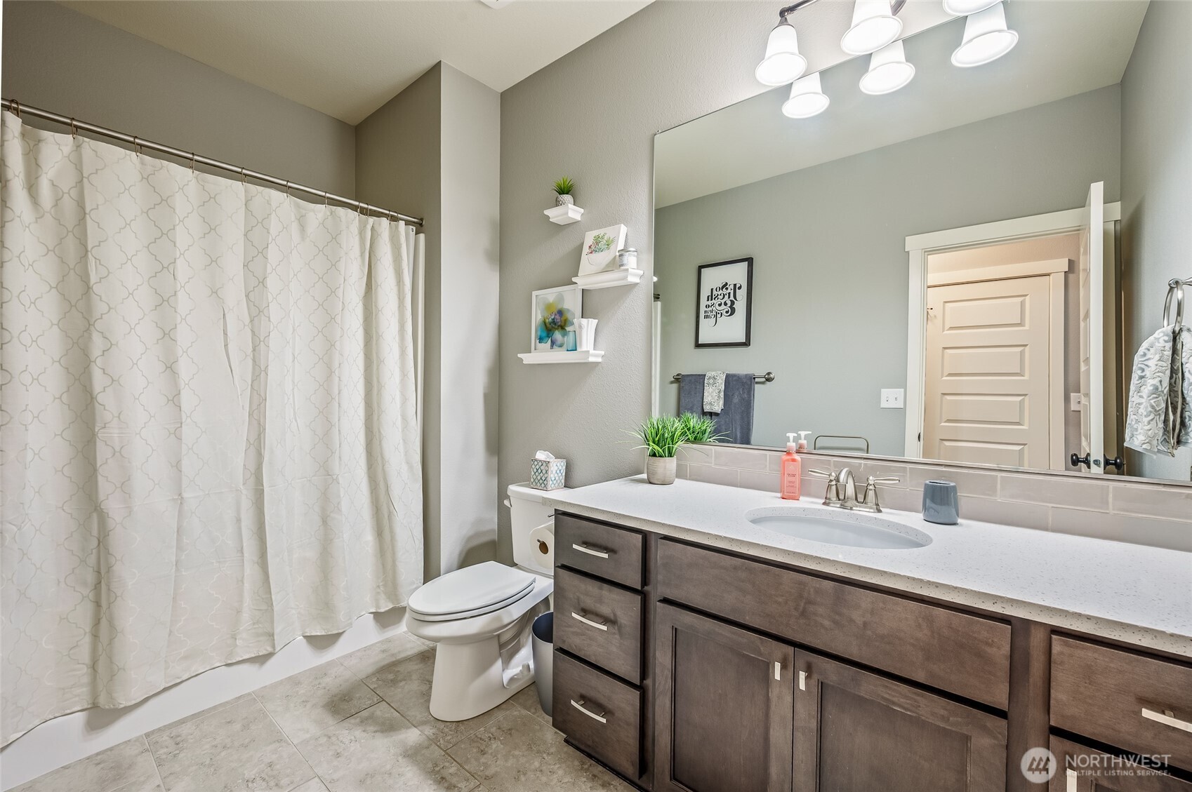 4605 E Thrush St , Moses Lake, WA 98837