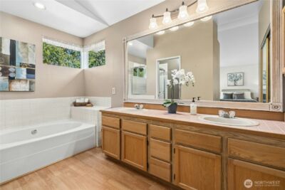 12818 NE 203rd Place , Bothell, WA 98011 - Photo 16