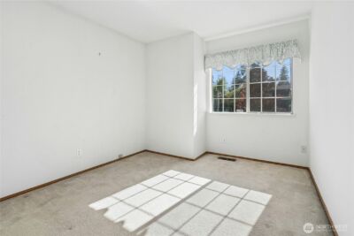 12818 NE 203rd Place , Bothell, WA 98011 - Photo 18
