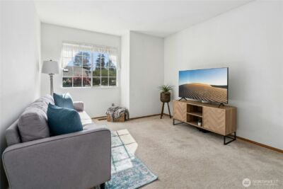 12818 NE 203rd Place , Bothell, WA 98011 - Photo 19