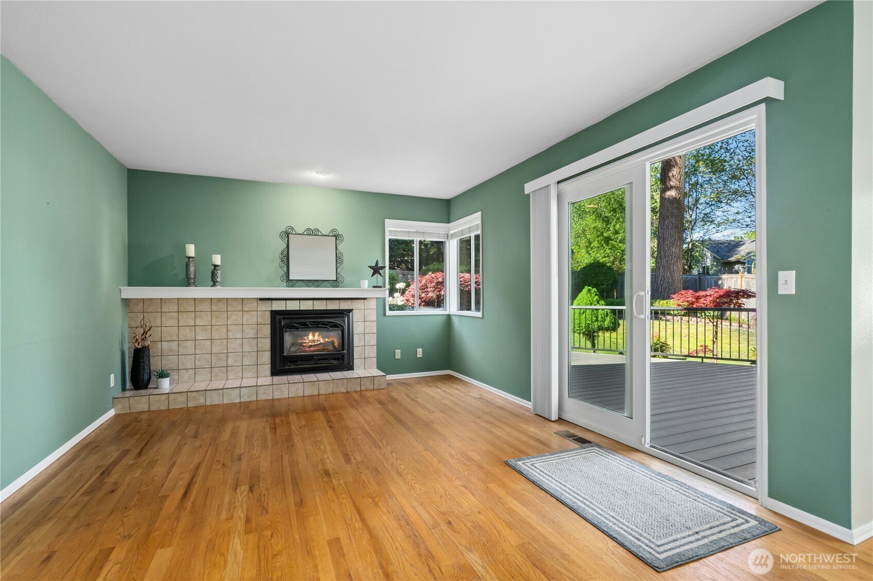 12818 NE 203rd Place , Bothell, WA 98011