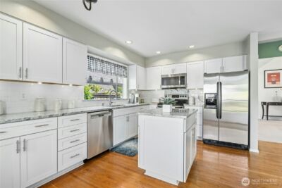 12818 NE 203rd Place , Bothell, WA 98011 - Photo 10