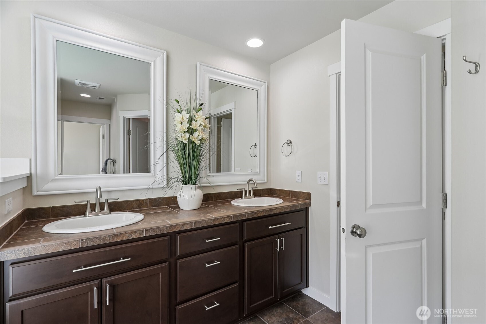 22891 SE 263rd Street , Maple Valley, WA 98038
