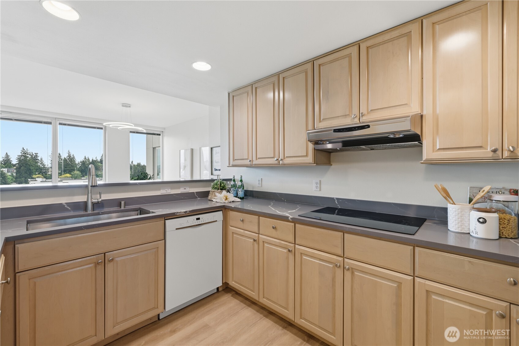 177 107th Avenue NE #1204, Bellevue, WA 98004