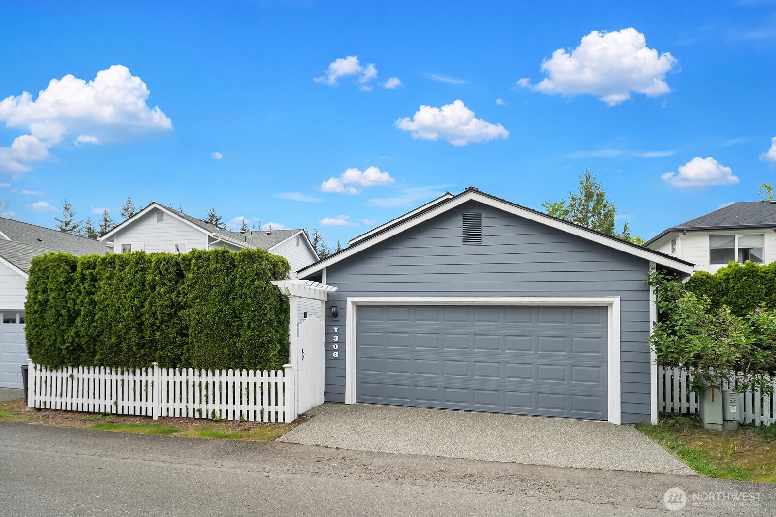 7306 Douglas Avenue SE, Snoqualmie, WA 98065