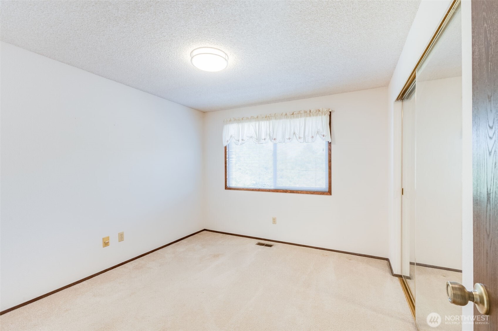1710 Browns Point Boulevard , Tacoma, WA 98422