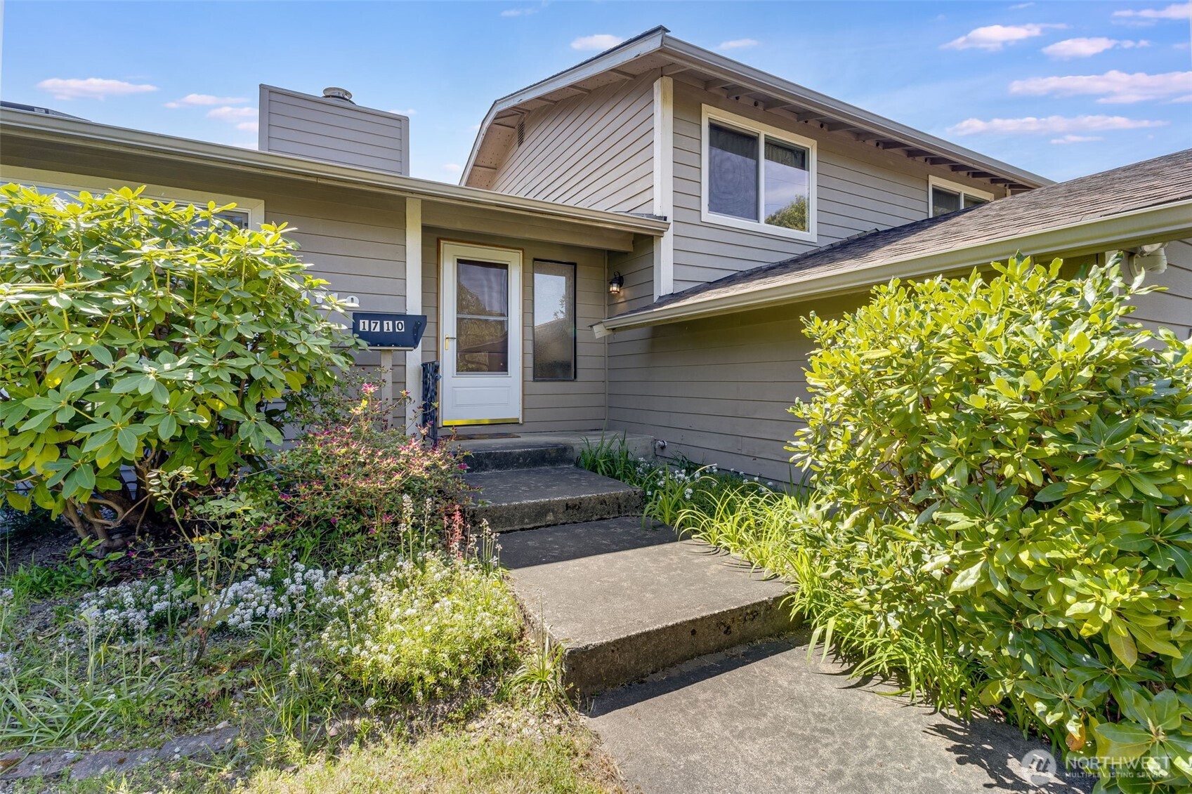 1710 Browns Point Boulevard , Tacoma, WA 98422