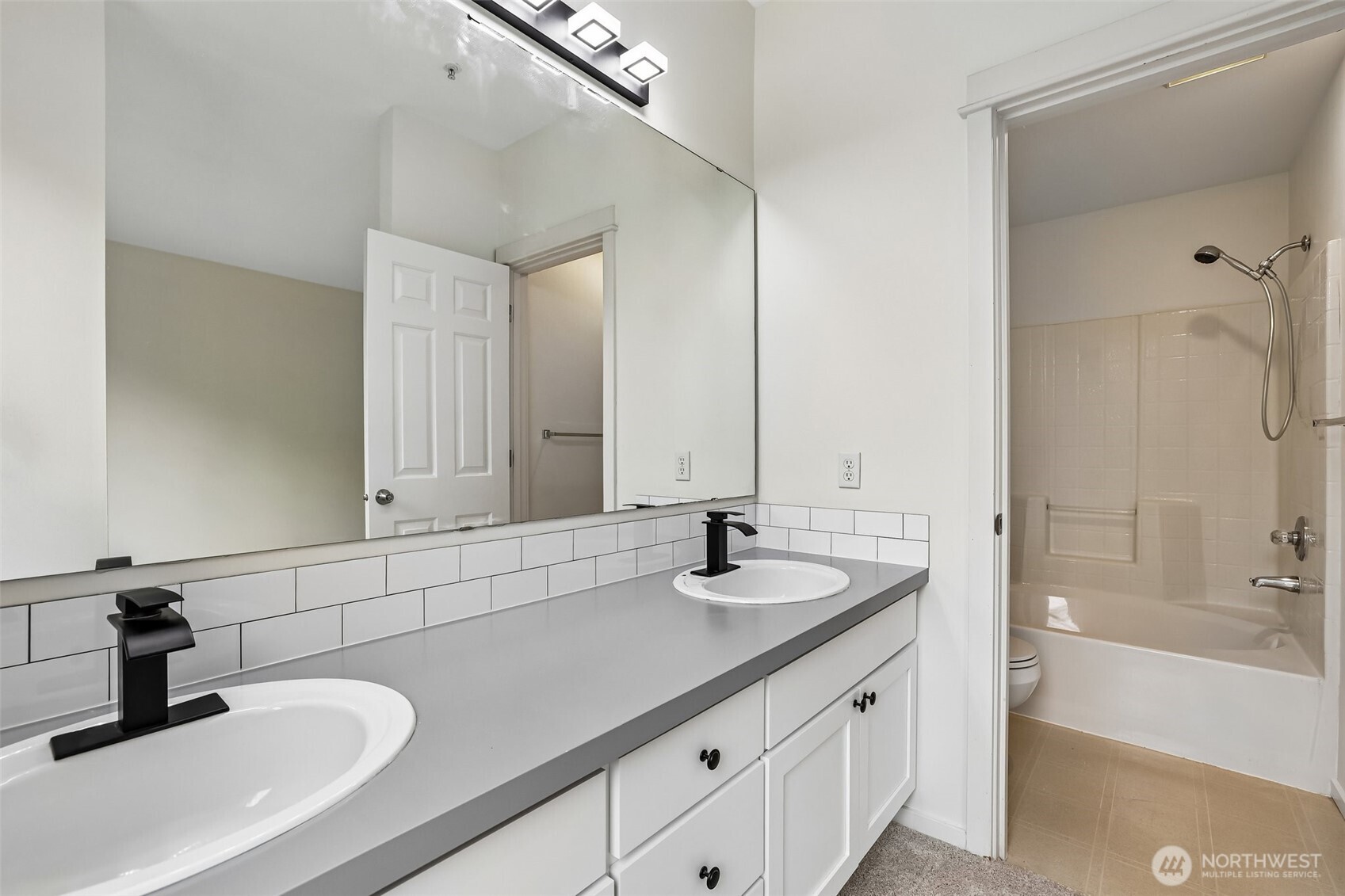 2009 196th Street SE #D202, Bothell, WA 98012