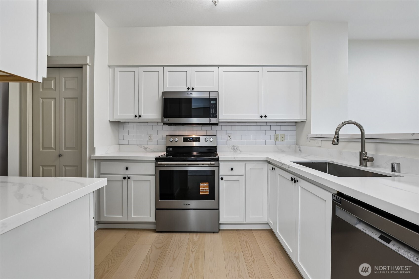 2009 196th Street SE #D202, Bothell, WA 98012