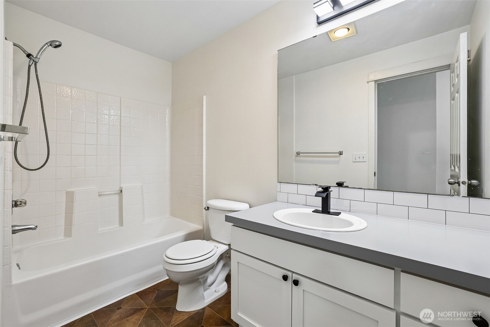 2009 196th Street SE #D202, Bothell, WA 98012