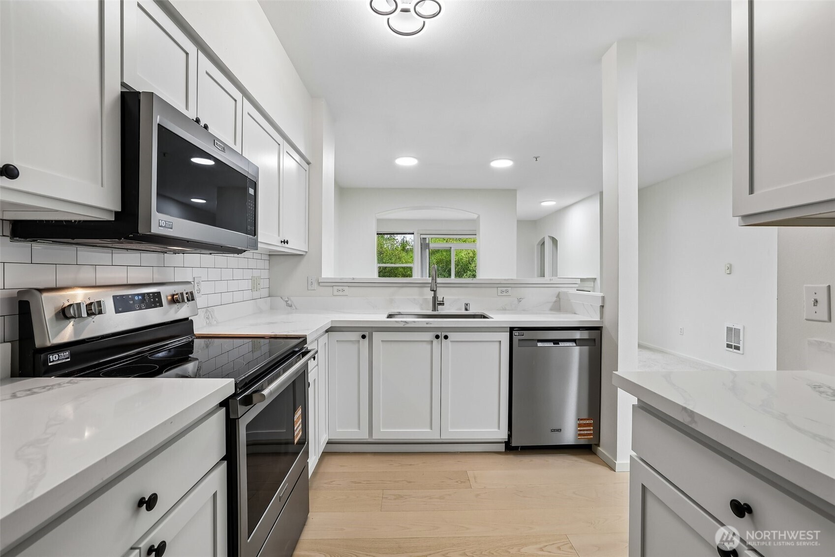 2009 196th Street SE #D202, Bothell, WA 98012