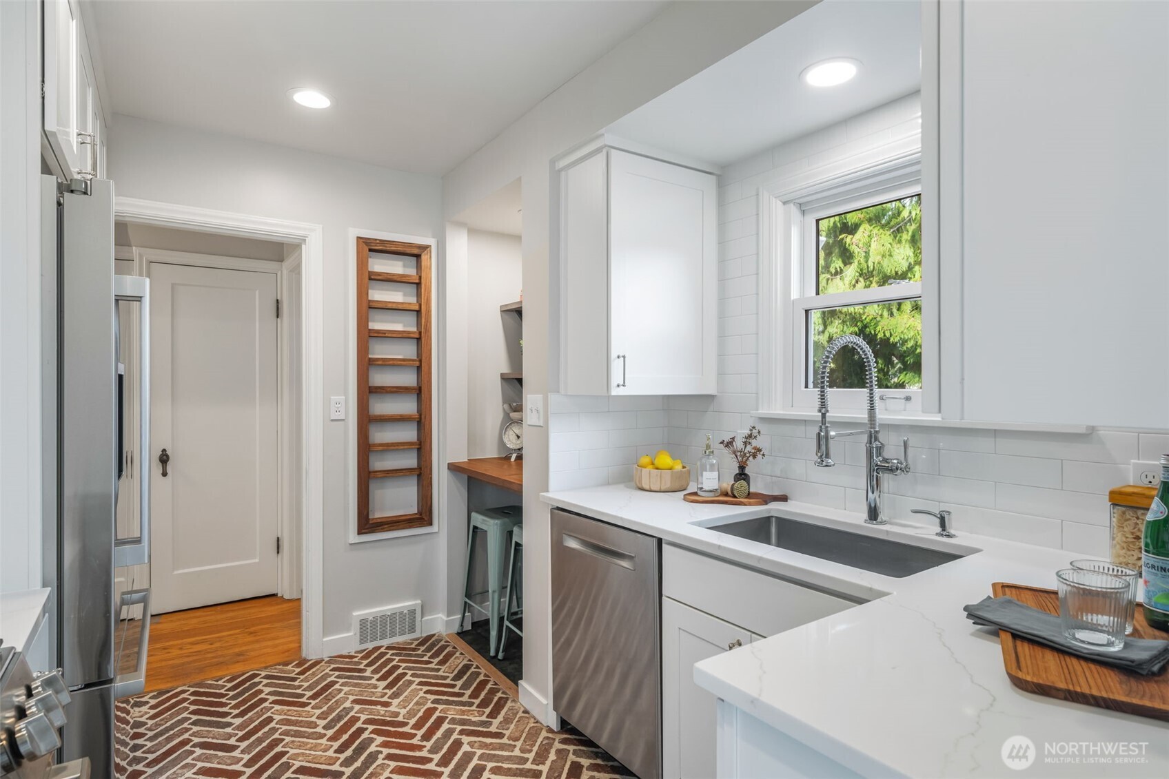 5232 38th Avenue NE, Seattle, WA 98105